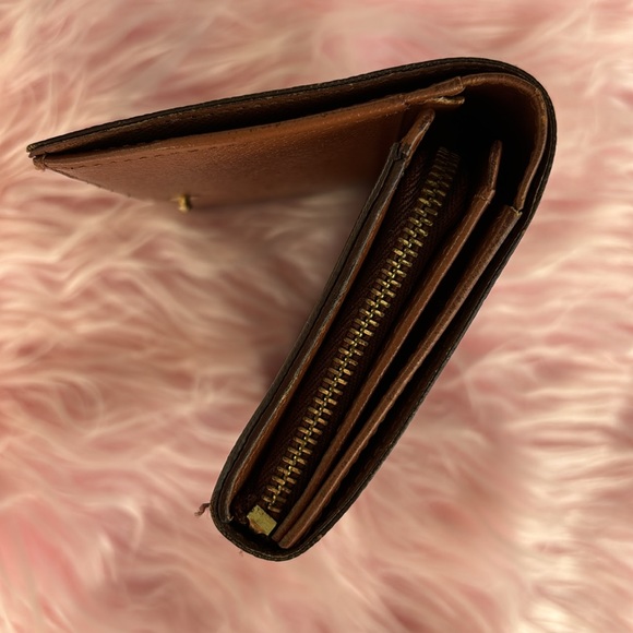 Louis Vuitton Wallet - Picture 13 of 16